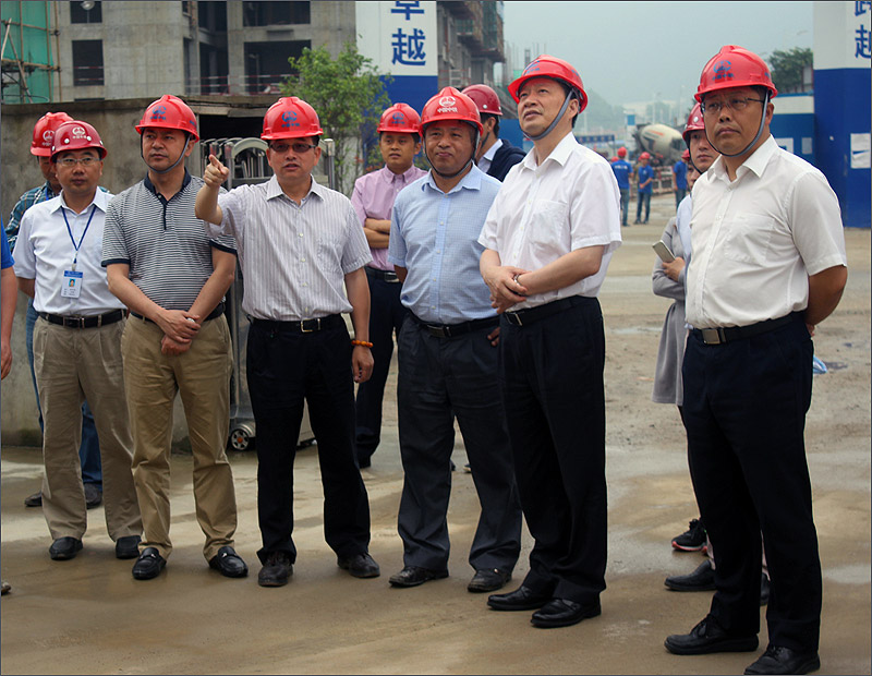中铁二局地产集团总经理王月明一行检查福州地区项目