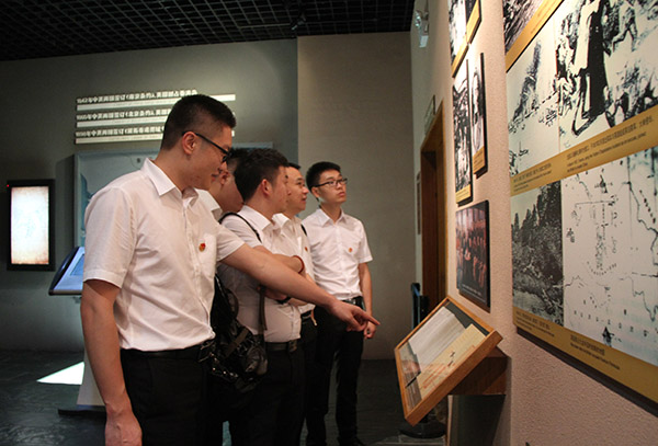 党建主题活动月丨中铁二局深圳公司机关党支部开展爱国主义教育 纪念建党96周年