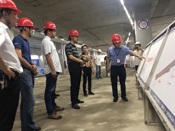广州市质监站党委书记狄汉明带队到中铁二局广州地铁21号线机电III标项目检查参观