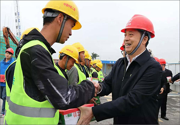 集团公司党委副书记方国建为深圳公司新时代讲习所揭牌并讲授首堂党课