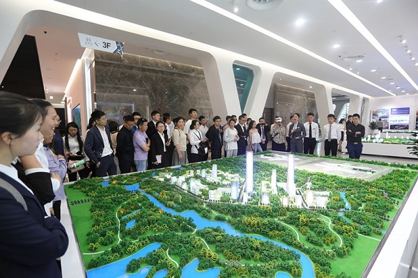 成都分公司团支部纪念“五四运动100周年”主题活动走进成都市规划馆