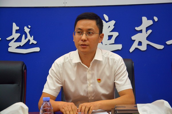 公司工会主席刘洋到妈湾项目开展“不忘初心、牢记使命”主题教育专题党课并与员工座谈