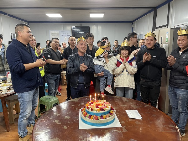 成都航空产业园标准化厂房 一期项目部组织开展一季度职工集体生日