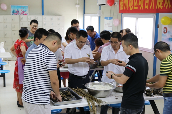 福州溪下安置房项目开展欢度端午暨二季度集体生日会